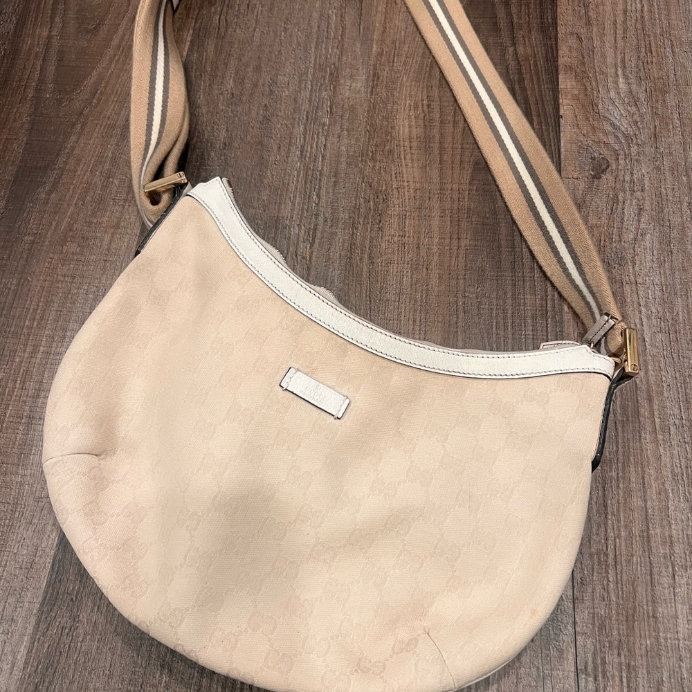 Gucci tan and white hobo crossbody bag AUTHENTIC